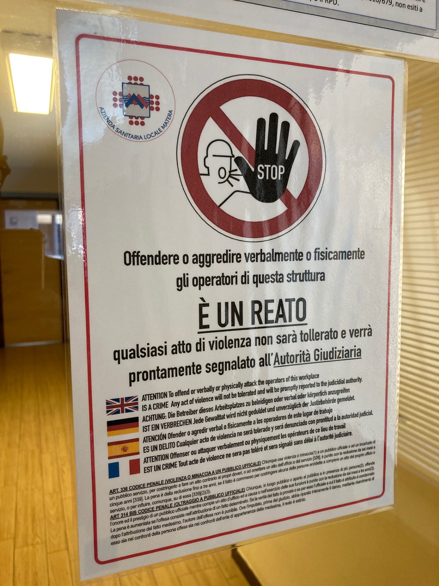 cartello anti violenza